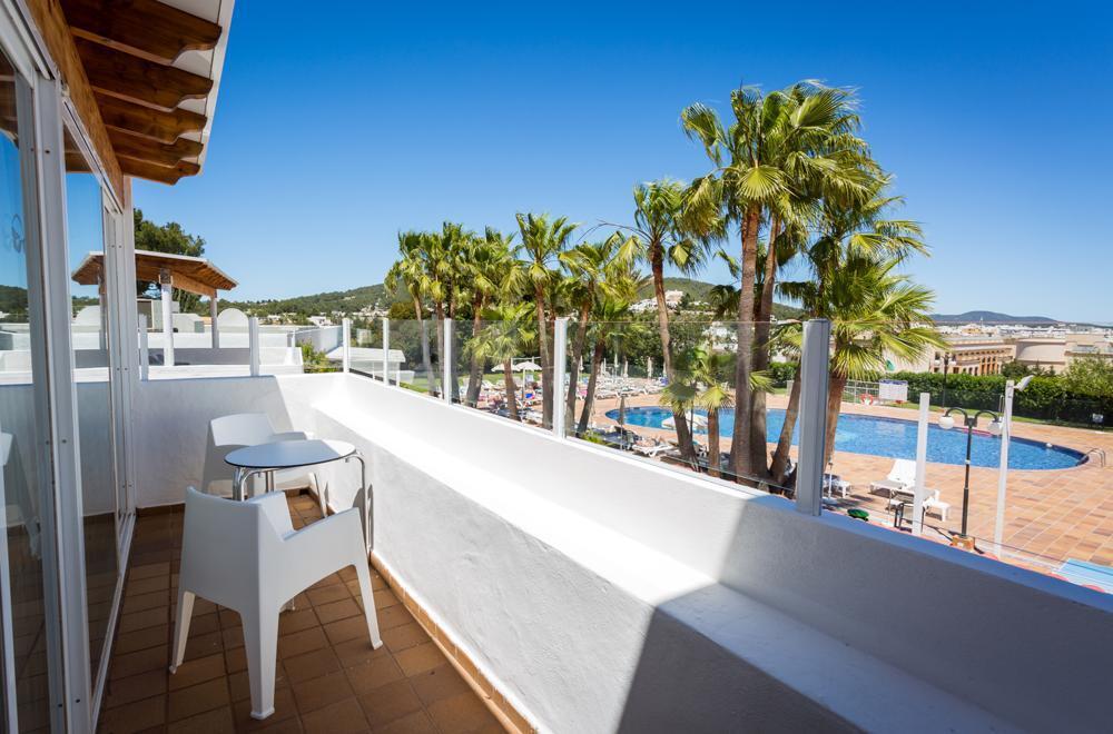 Sirenis Hotel Club Siesta Santa Eularia des Riu İç mekan fotoğraf